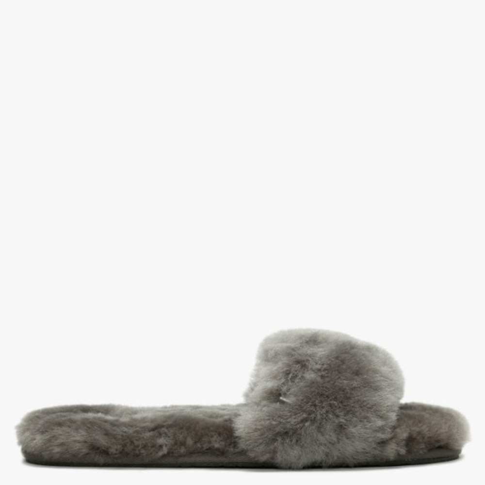 UGG FLUFF SLIDE WOMENS SIZE 6